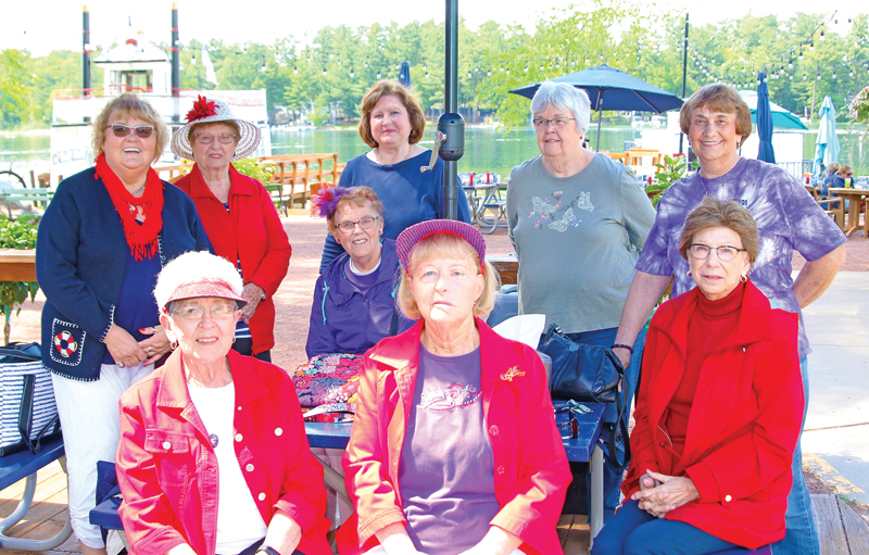 The River City Ya Yas from Wisconsin Rapids went on a boat crusie and had ice creams at Moo’s Dairy Bar while they were exploring the Waupaca area.