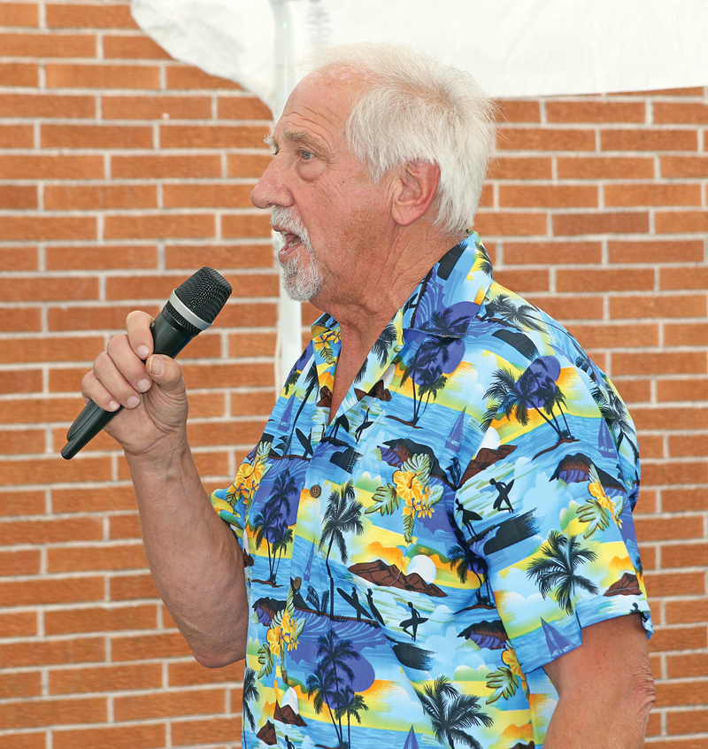 Jim Laabs from the Tom’s Tunes Singers entertained residents, staff and their families during their annual picnic at Crossroads Care Center.