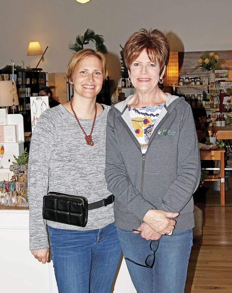 Jen Smith and Pattie Soik were having a great day doing some mother, daughter shopping.