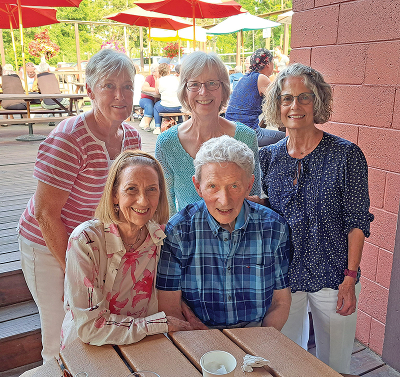Dr. Duwell and wife, Melodi from Hilton Head Island, SC (formally from Waupaca) met up with former staff at the Chain Bar. L to R Susan Barlow, Marge Michalski and Gloria Gerlach.